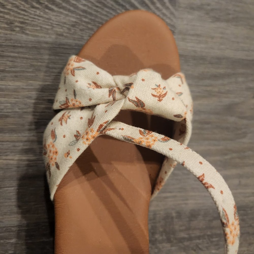 Shoes - Picture 4 of 6